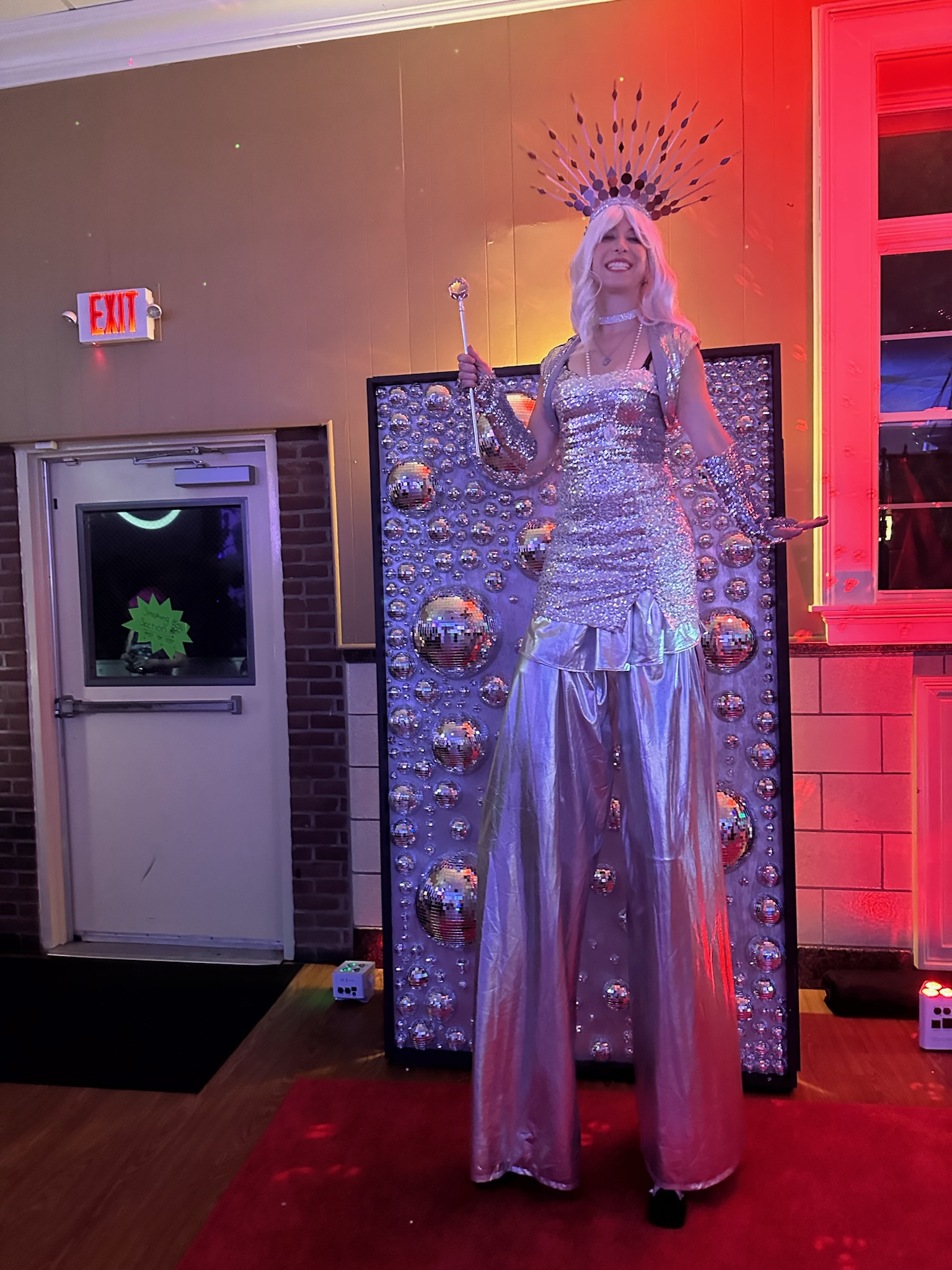 Silver Mirror Queen detail